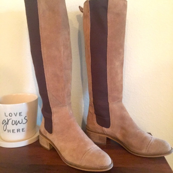 BCBGeneration Brown Boots - Picture 1 of 5